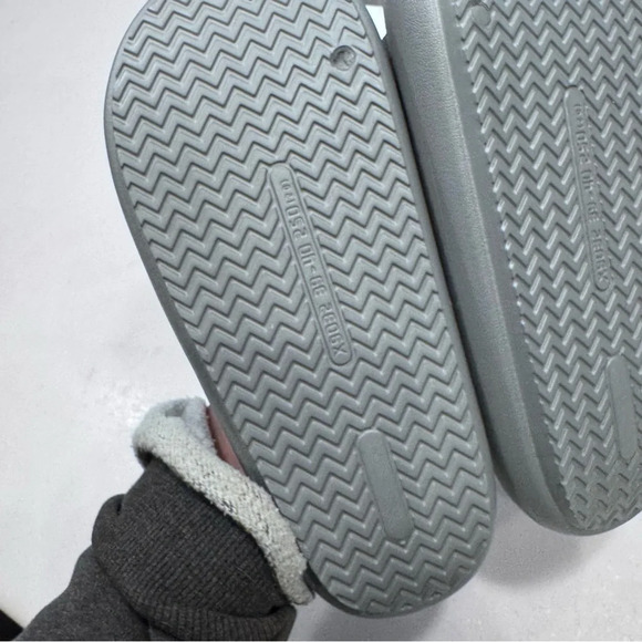 J Slides Women’s Beach Slides Squish Sandal Dark Gray Size 8 BRAND NEW - Picture 10 of 11